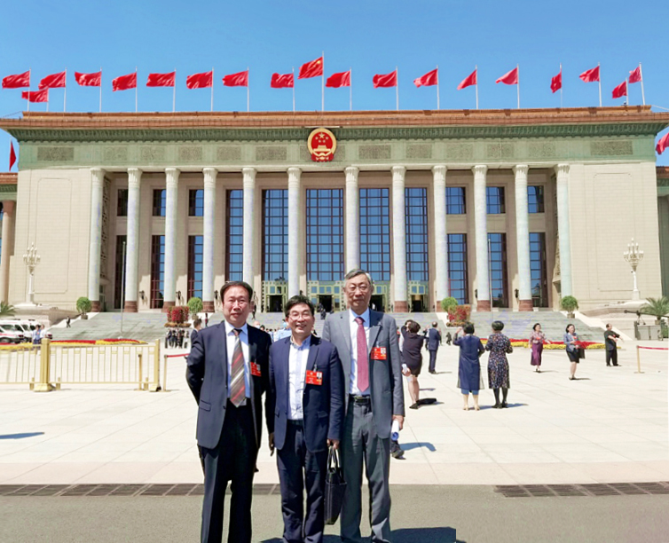 聚焦中医药振兴发展，beat365全国政协委员履职全国政协十三届三次会议
