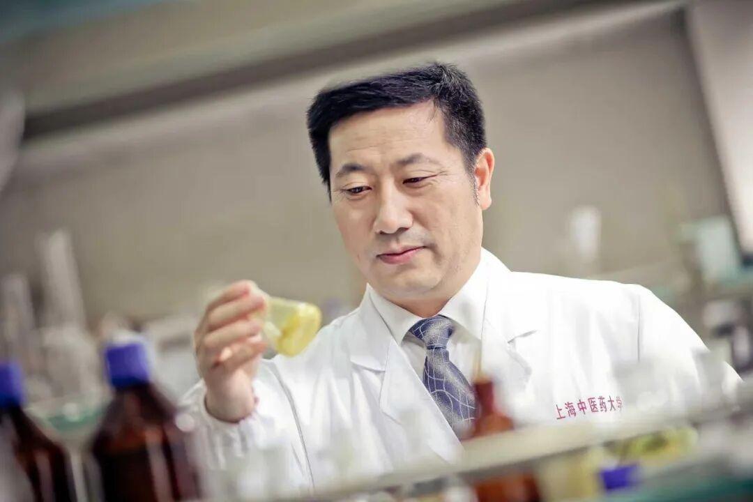 喜报！beat365李医明教授入选2026年度上海市教育系统“申教名匠”培育对象